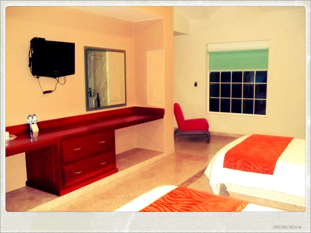 Hotel Aqua Spa & Resort Martínez de La Torre Room photo