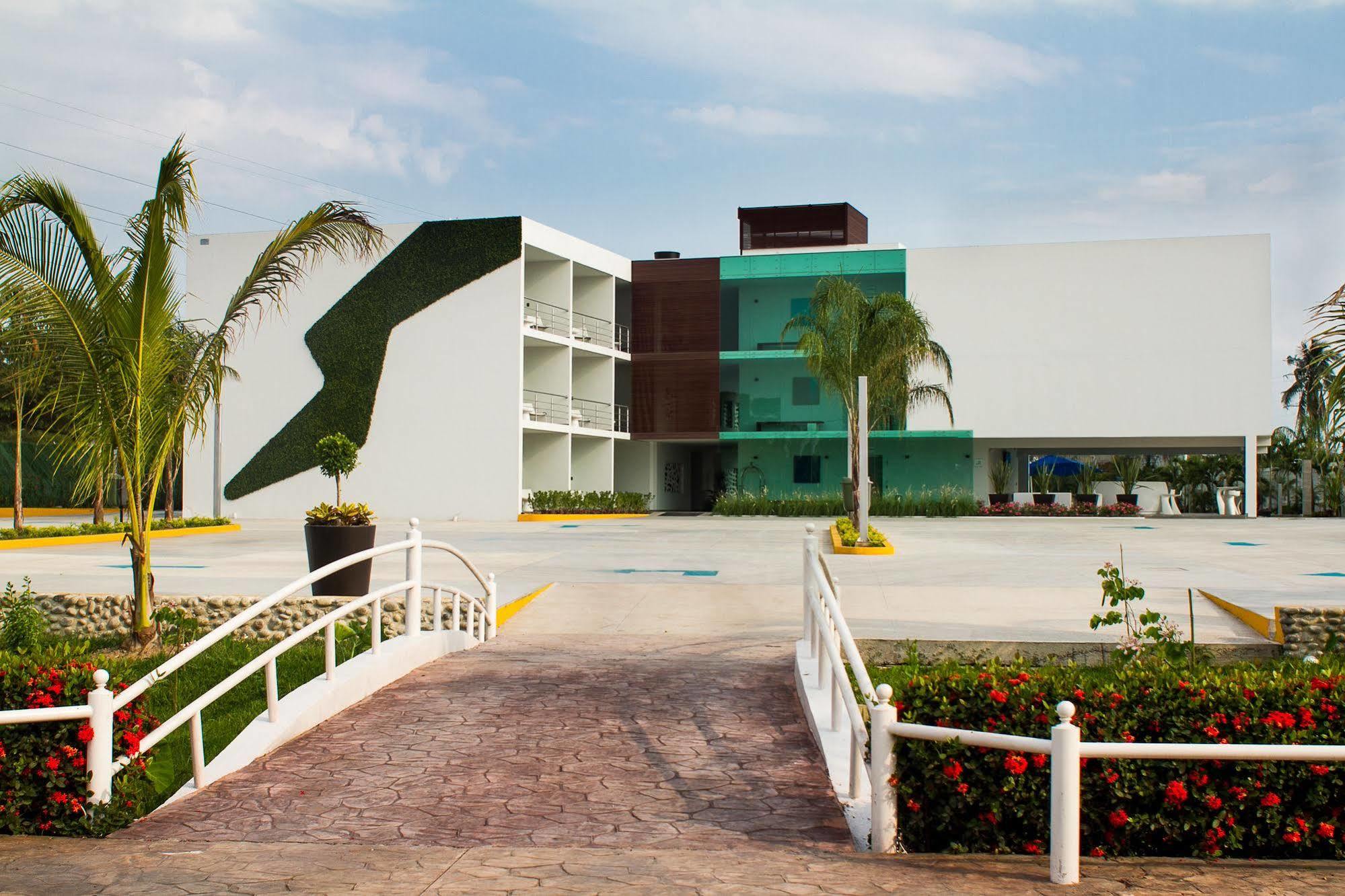 Hotel Aqua Spa & Resort Martínez de La Torre Exterior photo